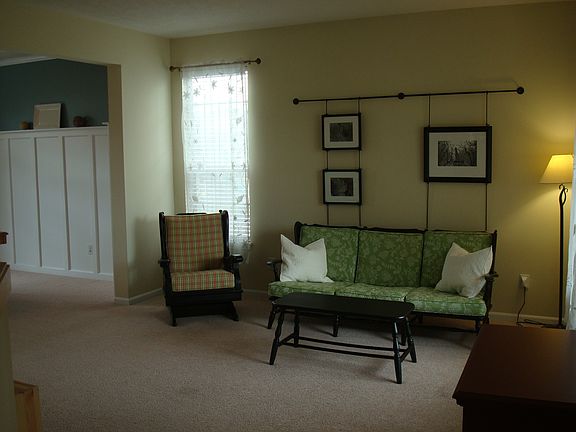 2nd image of 10663 Blackthorn Ct