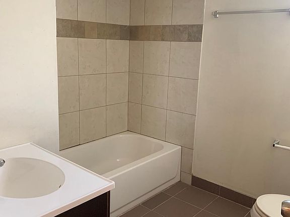 4th image of 1738 W Huron St #1REAR