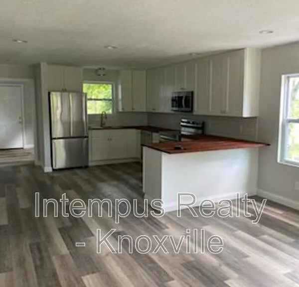 1320 Chestnut St — Photo 9