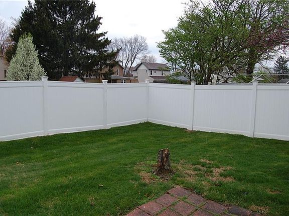 4th image of 437 Memorial Ave