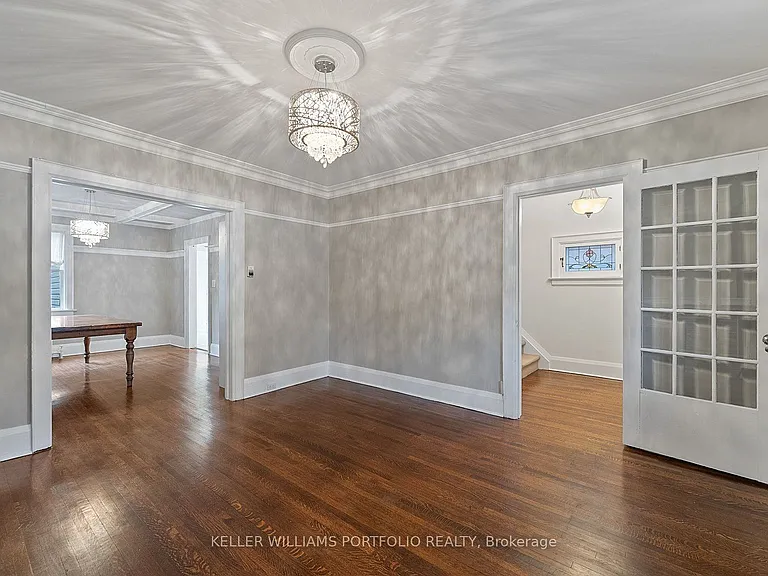 145 Glengrove Ave W — Photo 11