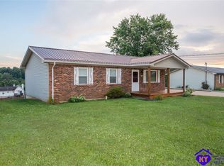 904 Cedarcrest Dr, Vine Grove, KY 40175