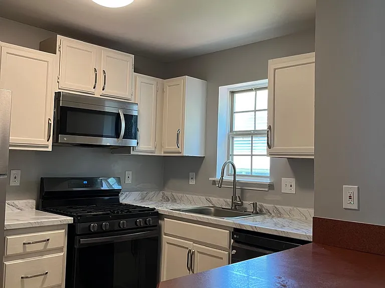 4674 Mews Dr — Photo 39