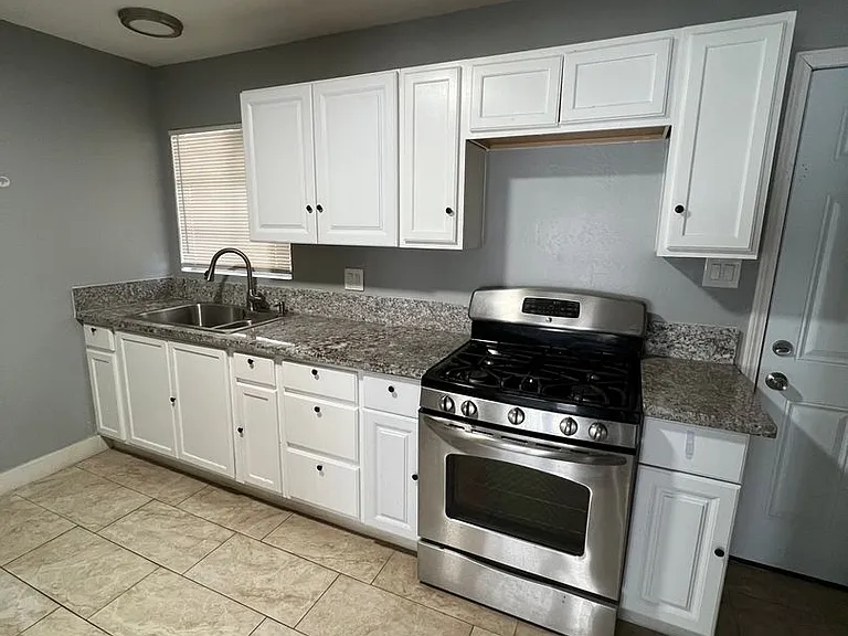 521 Eye St — Photo 4