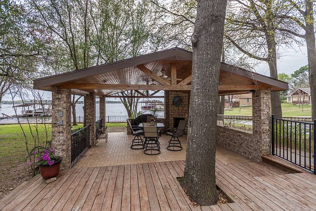 1st image of 225 Lake Front Dr