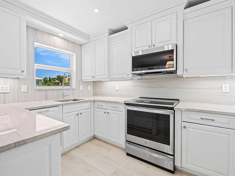 1105 Bel Air Dr #C — Photo 7