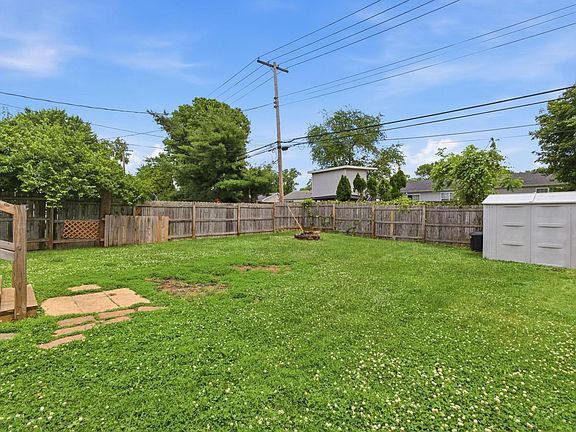 4th image of 2520 Normandy Dr