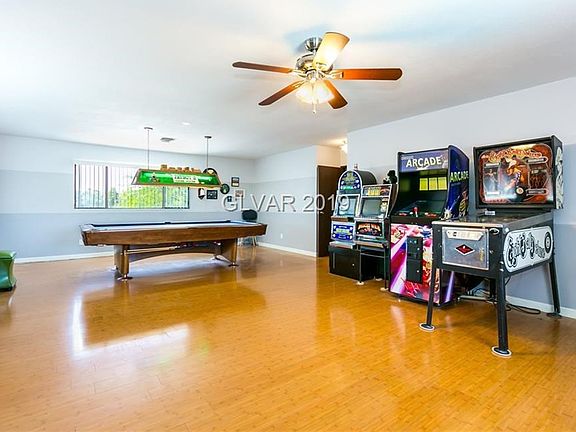 32X18 bonus family/ game room upstairs