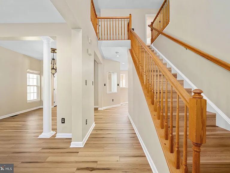 9320 Birch Cliff Dr — Photo 2