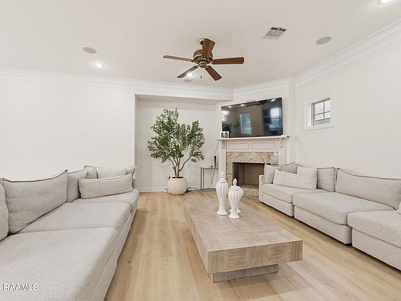 4th image of 308 Nanterre Ln