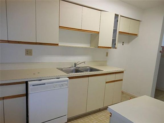 2nd image of 15555 Miami Lakeway N APT 106-18