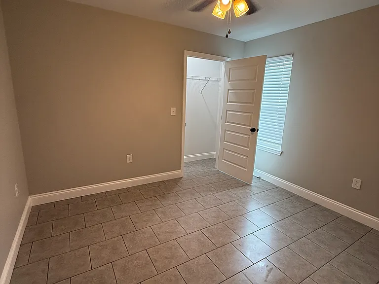 24672 Chestnut St — Photo 11