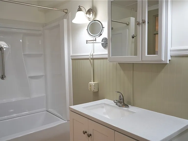 54 North Ave — Photo 15