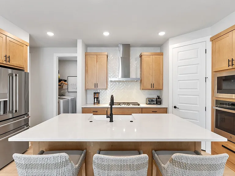 1211 N Roger Hanks Pkwy — Photo 3
