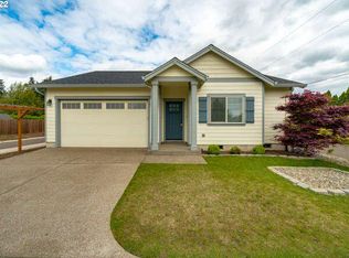 729 N College St, Newberg, OR 97132