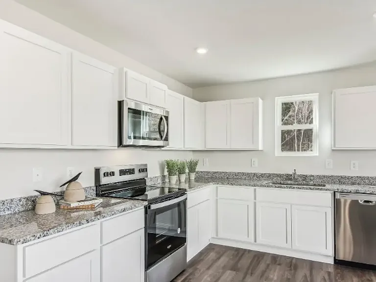 177 Kinsale Dr — Photo 4
