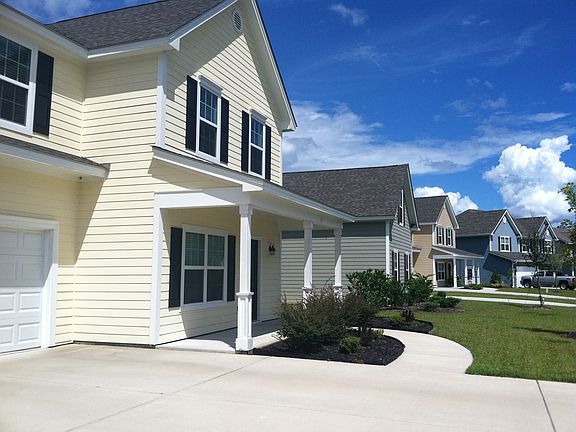 Lovely street - brand new community that is part of Savannah Quarters