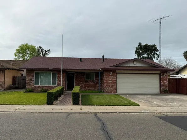 7406 Locust St, Hughson, CA 95326