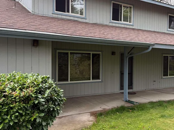 816 A Caroline Ave, Mount Shasta, CA 96067