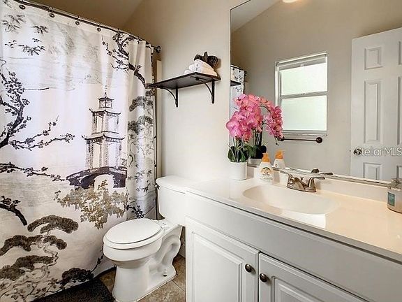 3rd image of 9655 Hollyhill Dr