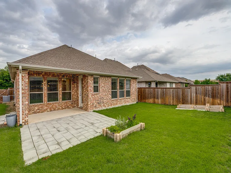 5808 Liberty Hill Dr — Photo 23