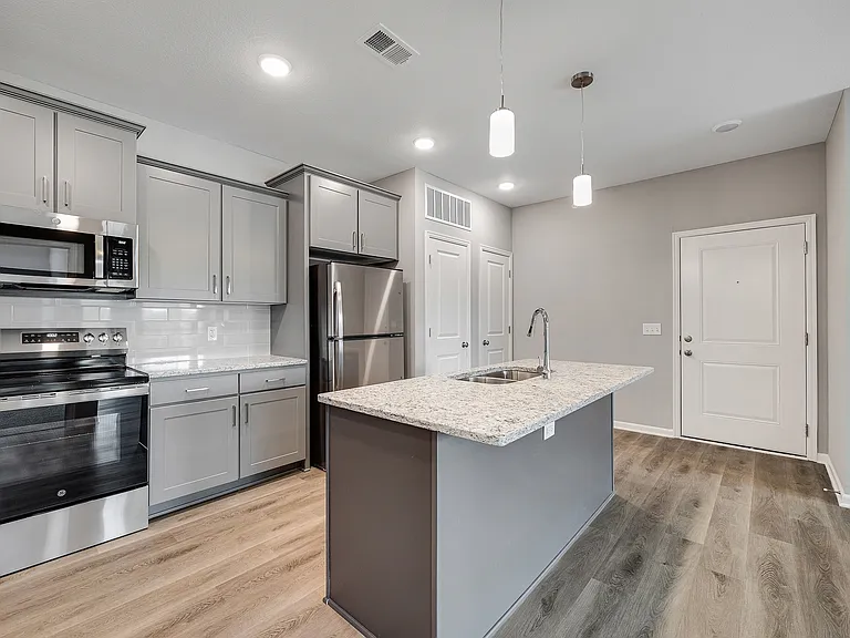 Copper Creek Apartments — Photo 37