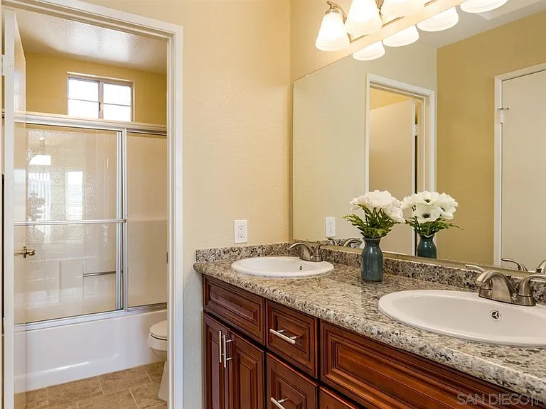 En Suite off primary