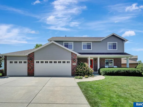 7525 Brummond Dr, Lincoln, NE 68516