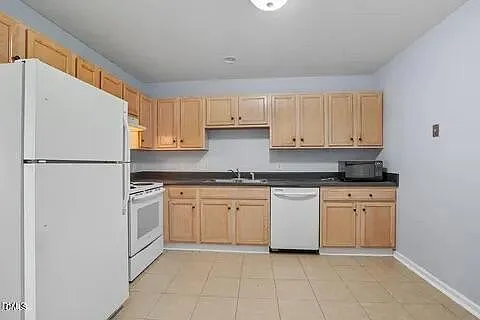 18 Red Ln — Photo 7