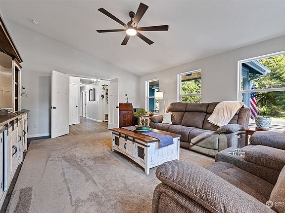 5th image of 12835 Bear Lake Drive SW