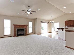 2040 Geode St, Marion, IA 52302