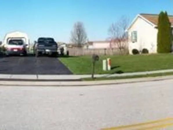 10 Jenna Ln, New Oxford, PA 17350