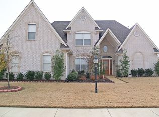 9395 Barkley Dale Dr, Collierville, TN 38017