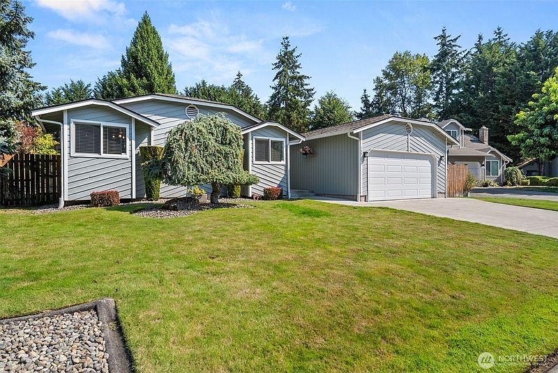 2nd image of 15911 91st Avenue Ct