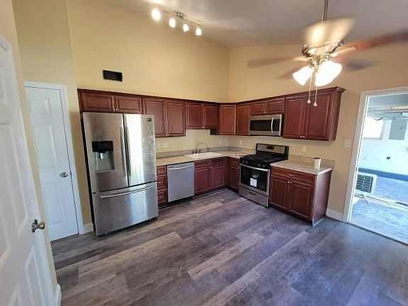 4th image of 1305 Eleanor Dr