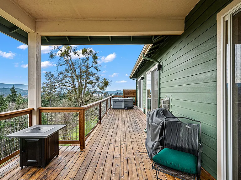 530 Sunridge Ln — Photo 3
