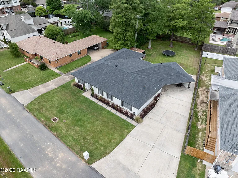 610 E Demanade Dr — Photo 34