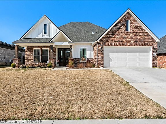 2nd image of 6924 Stonebrook Dr