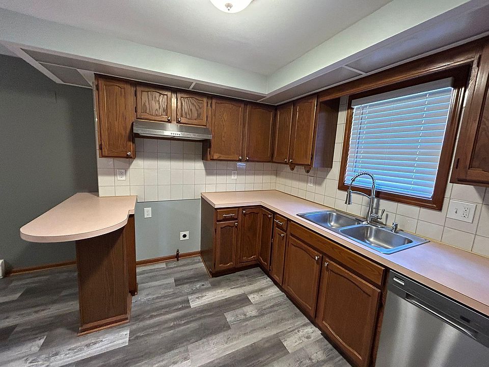 1st image of 131 Schutrum St #1