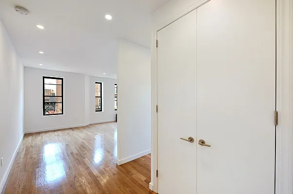 Rented by Aether Property Group | media 8