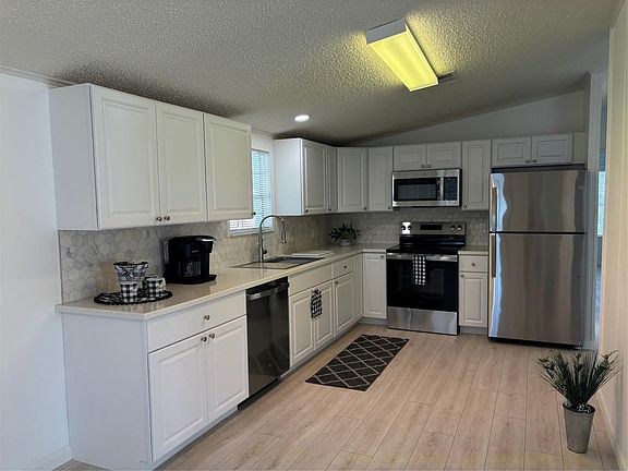 3rd image of 1622 SW 35th Circle