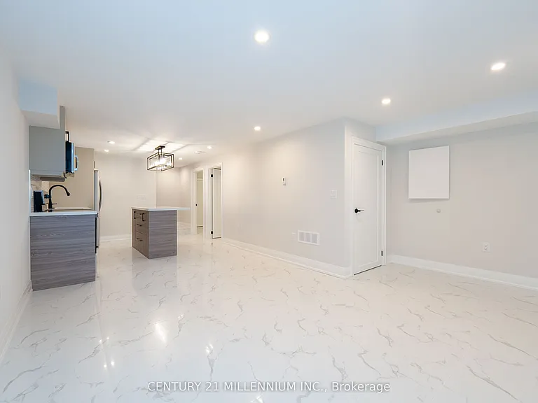 31 Mariposa Ave #B — Photo 14