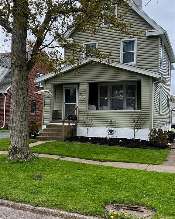 2nd image of 162 Irving St