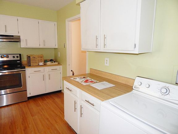 3rd image of 150B Fairfield Dr