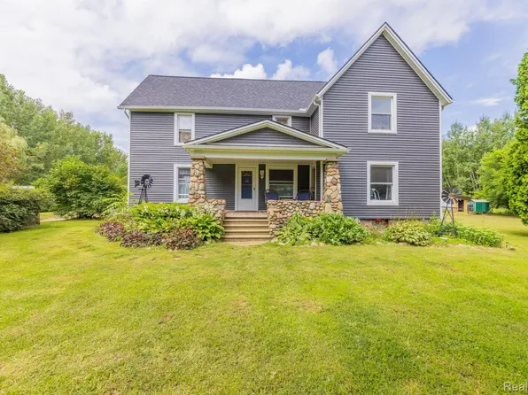 1211 Sisson Rd, Imlay City, MI 48444