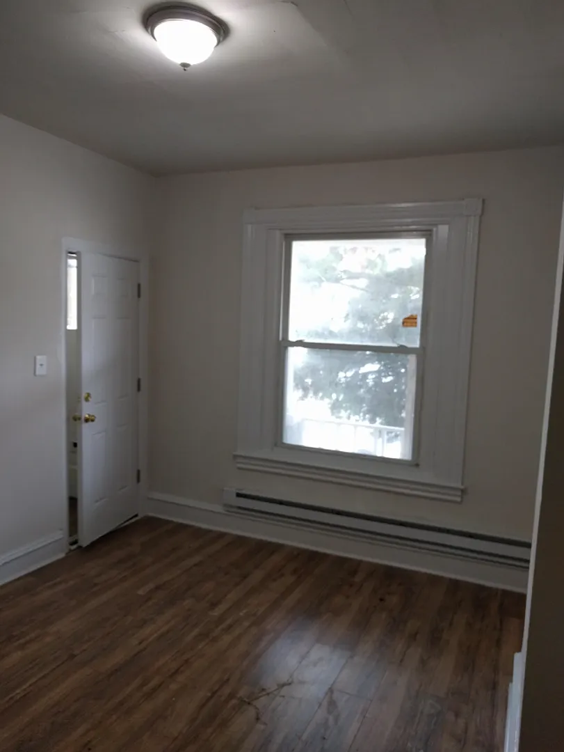 6012 Irving St. — Photo 4