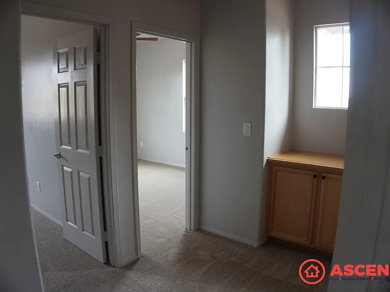9901 Riata Ln — Photo 10