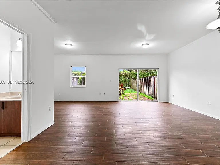 5043 SW 140th Ter — Photo 9