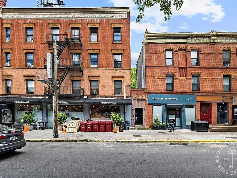 211 6th Ave #3B — Photo 5