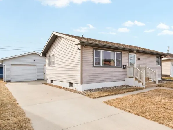 1660 Sunset Dr, Columbus, NE 68601